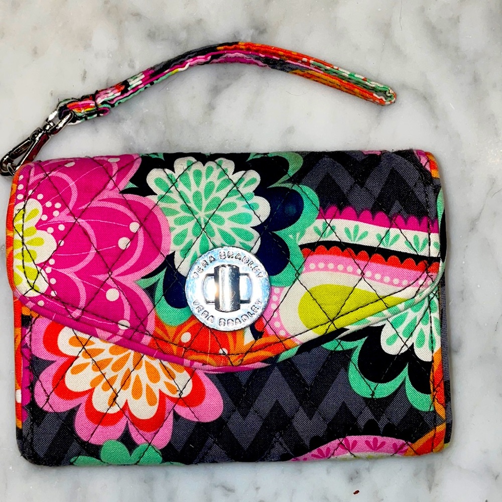 Wallet.   🌟a gift I never used